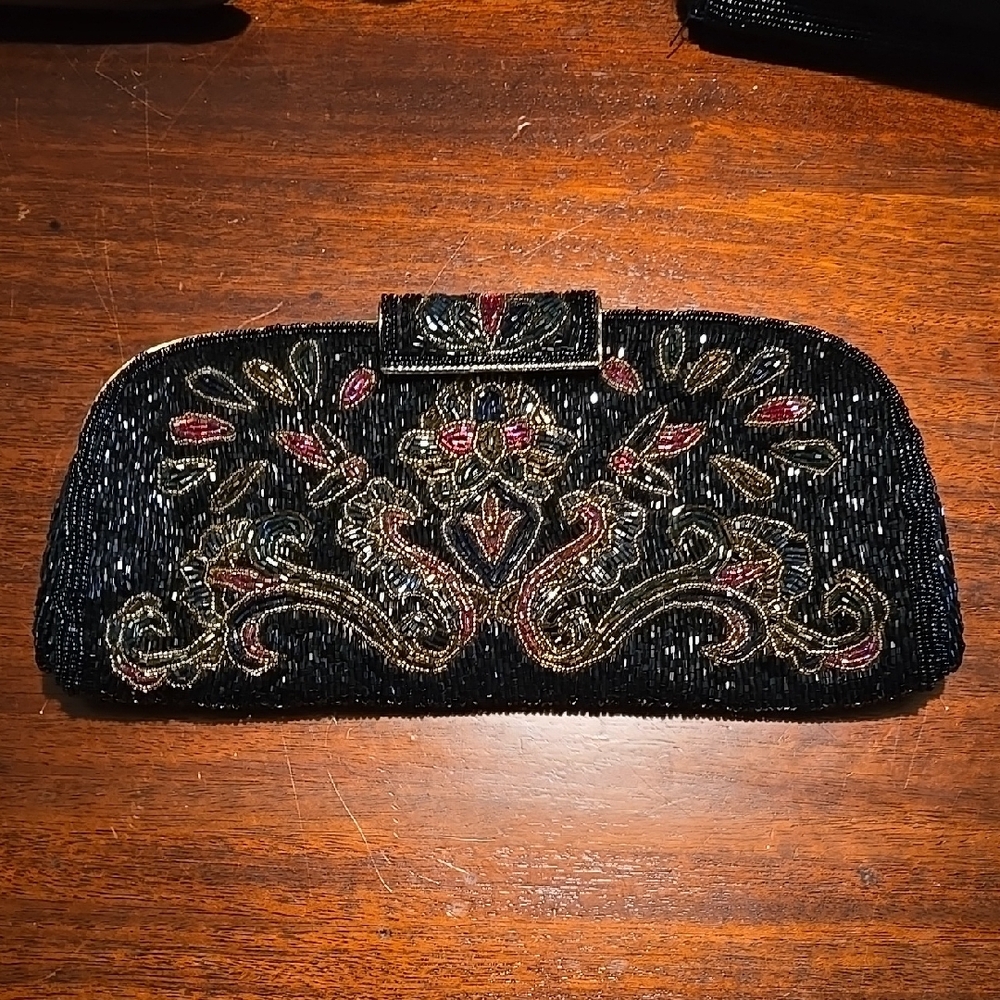 La Regale Black and Red Embellished Clutch